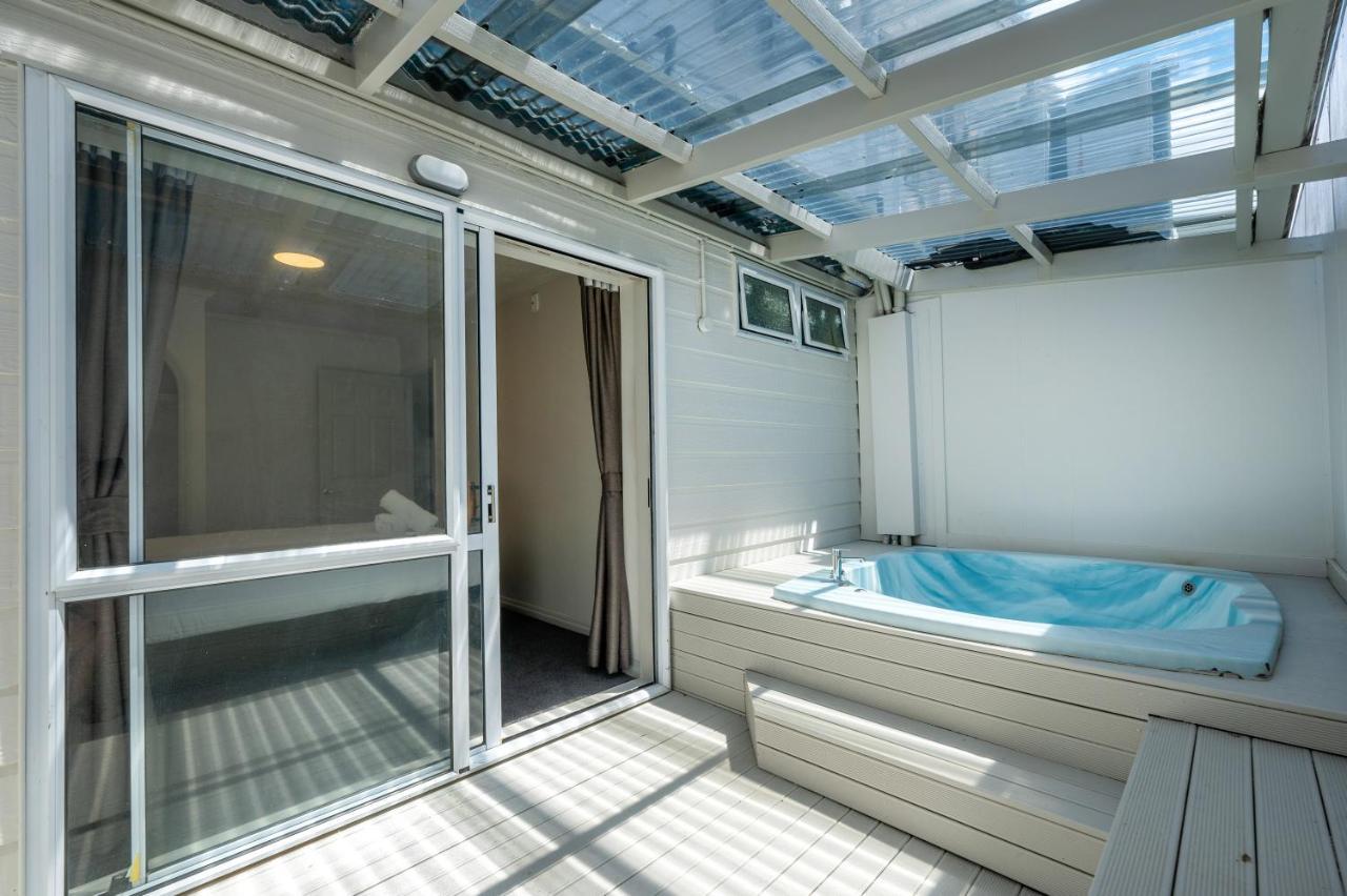 Ashleigh Court Motel Роторуа Экстерьер фото